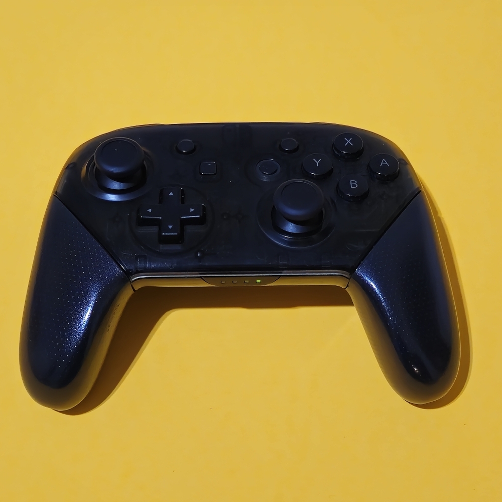 Nintendo Switch Pro Controller - Official OEM Nintendo - New Analog Sticks - VGC